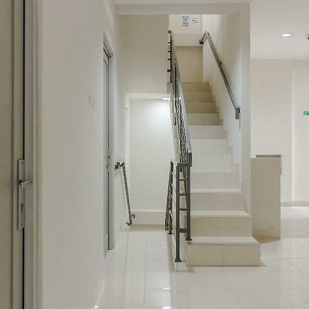 מלון ג'קרטה Reddoorz @ Cipete Raya מראה חיצוני תמונה